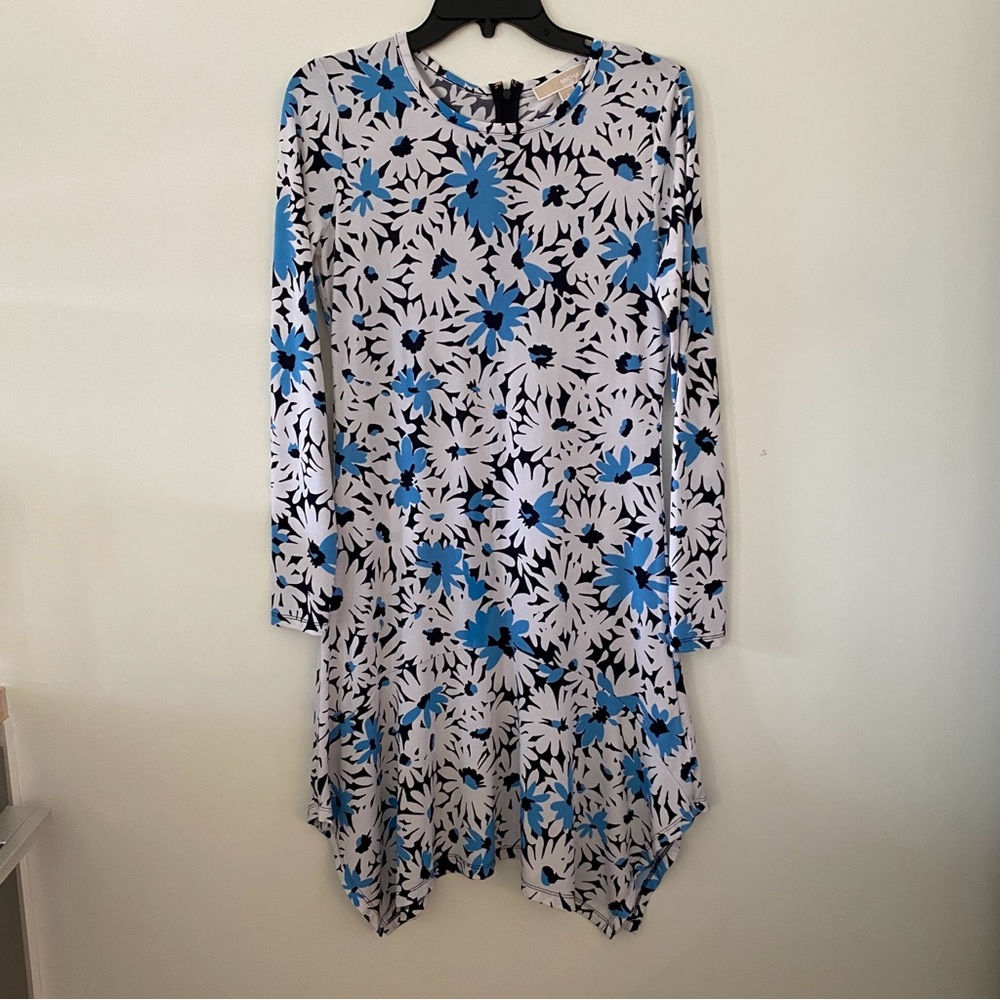 Casual White and Blue Floral Asymmetrical Dress with Long Sleeves